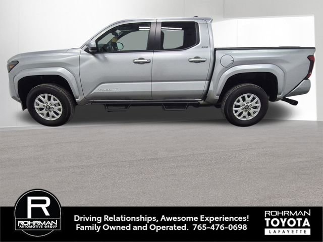 Used 2025 Toyota Tacoma SR5 AWD/4WD image 3