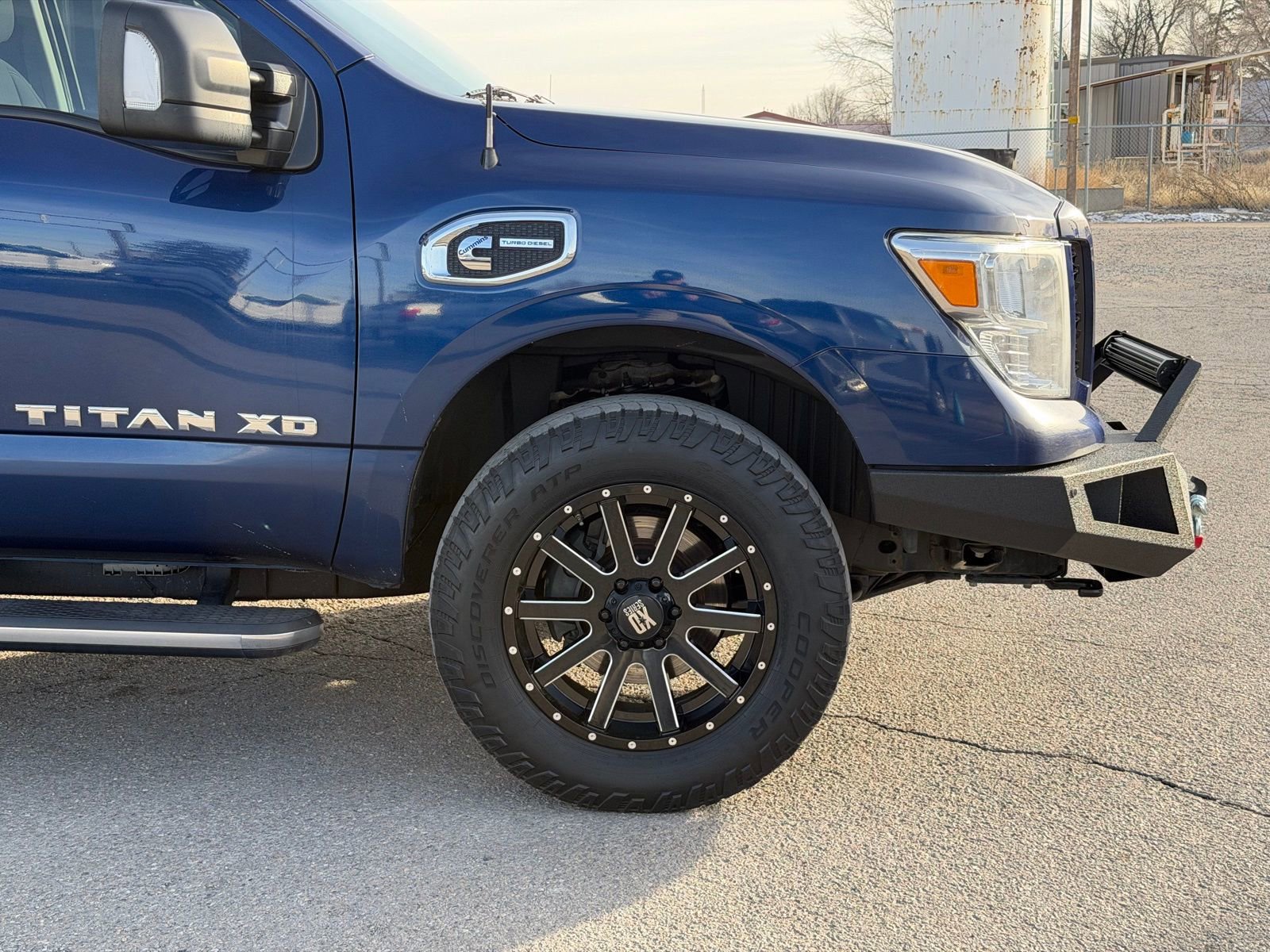 Used 2019 Nissan Titan SV w/ SV Convenience Package image 4