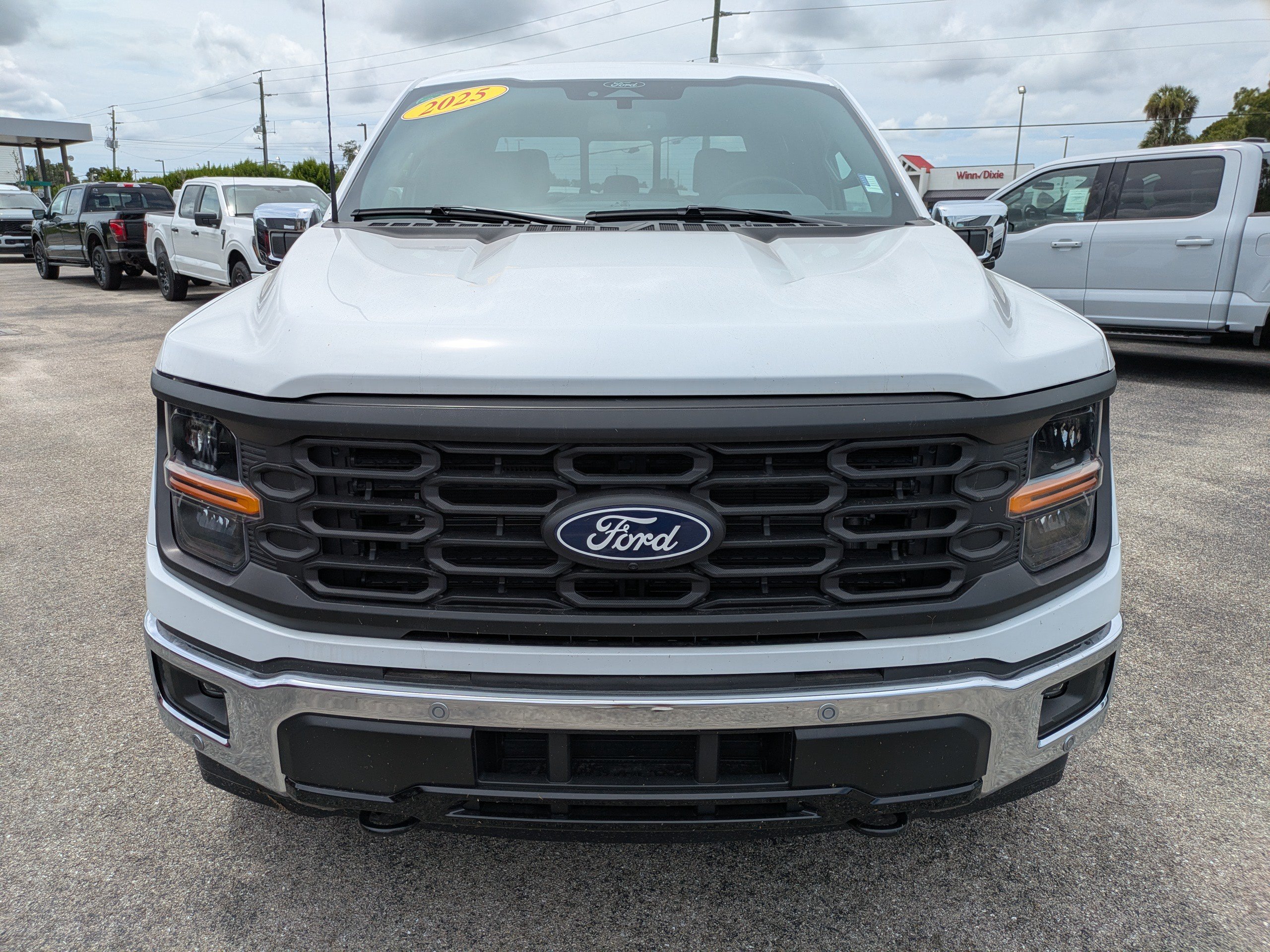 Used 2025 Ford F150 XLT w/ Equipment Group 302A MID AWD/4WD image 9