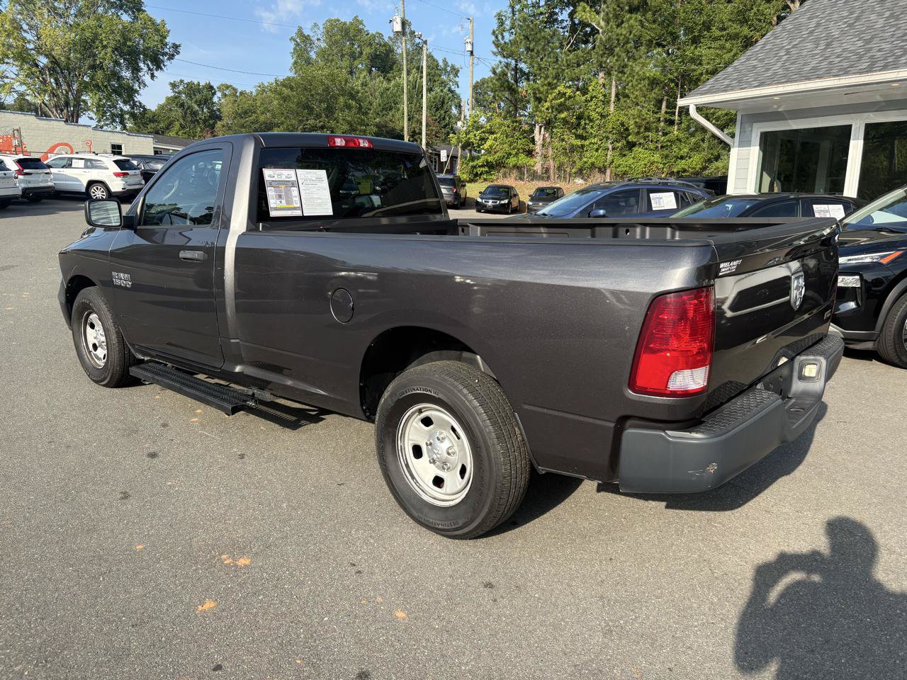 Used 2018 RAM 1500 Express RWD image 3
