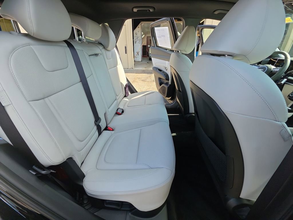 New 2025 Hyundai Tucson Limited image 19