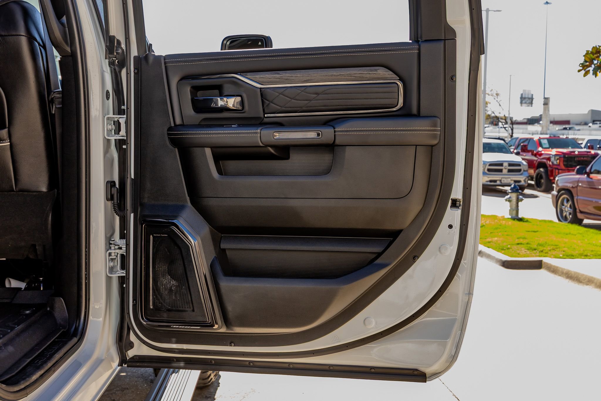 Used 2025 RAM 3500 Limited image 39