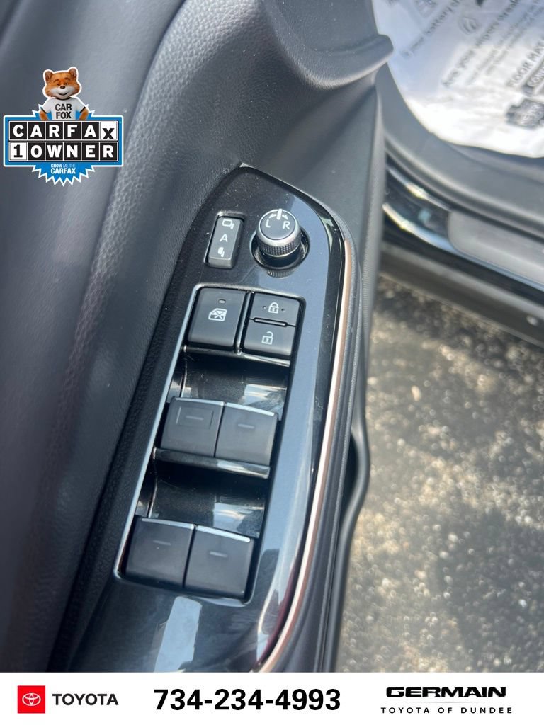Used 2025 Toyota Crown Signia AWD/4WD image 22