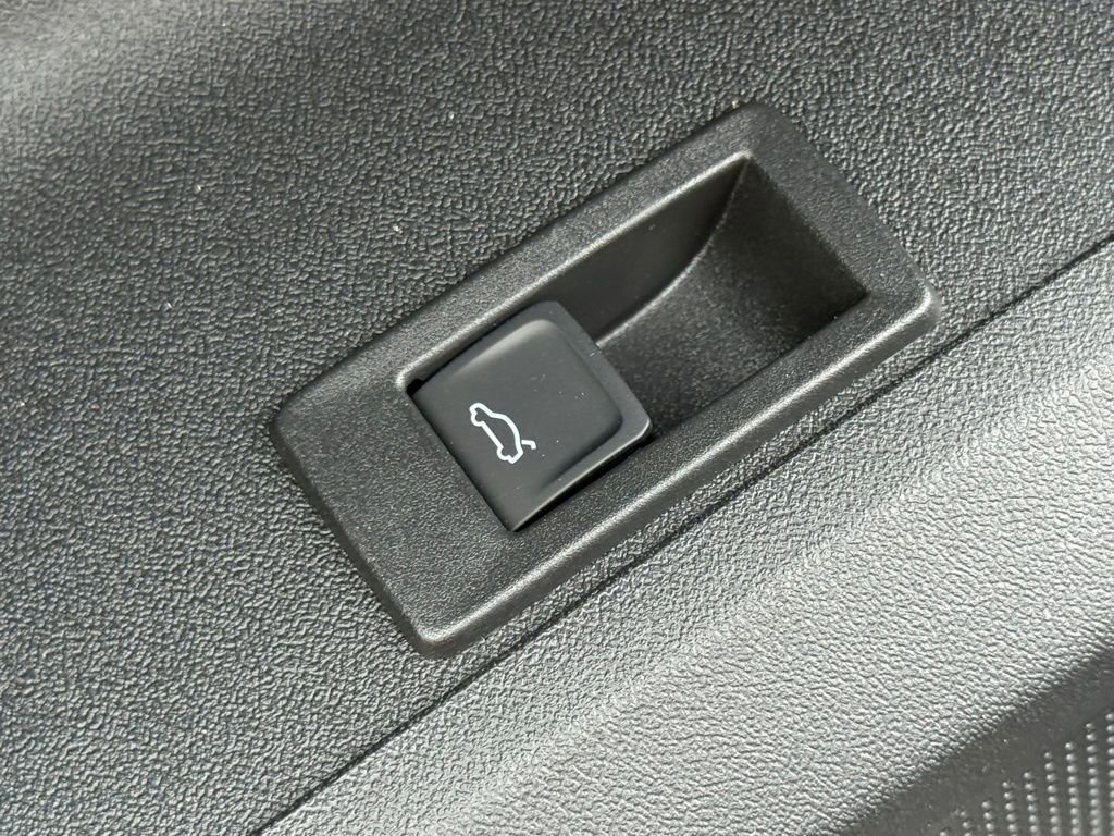 New 2025 Audi SQ5 Prestige image 78