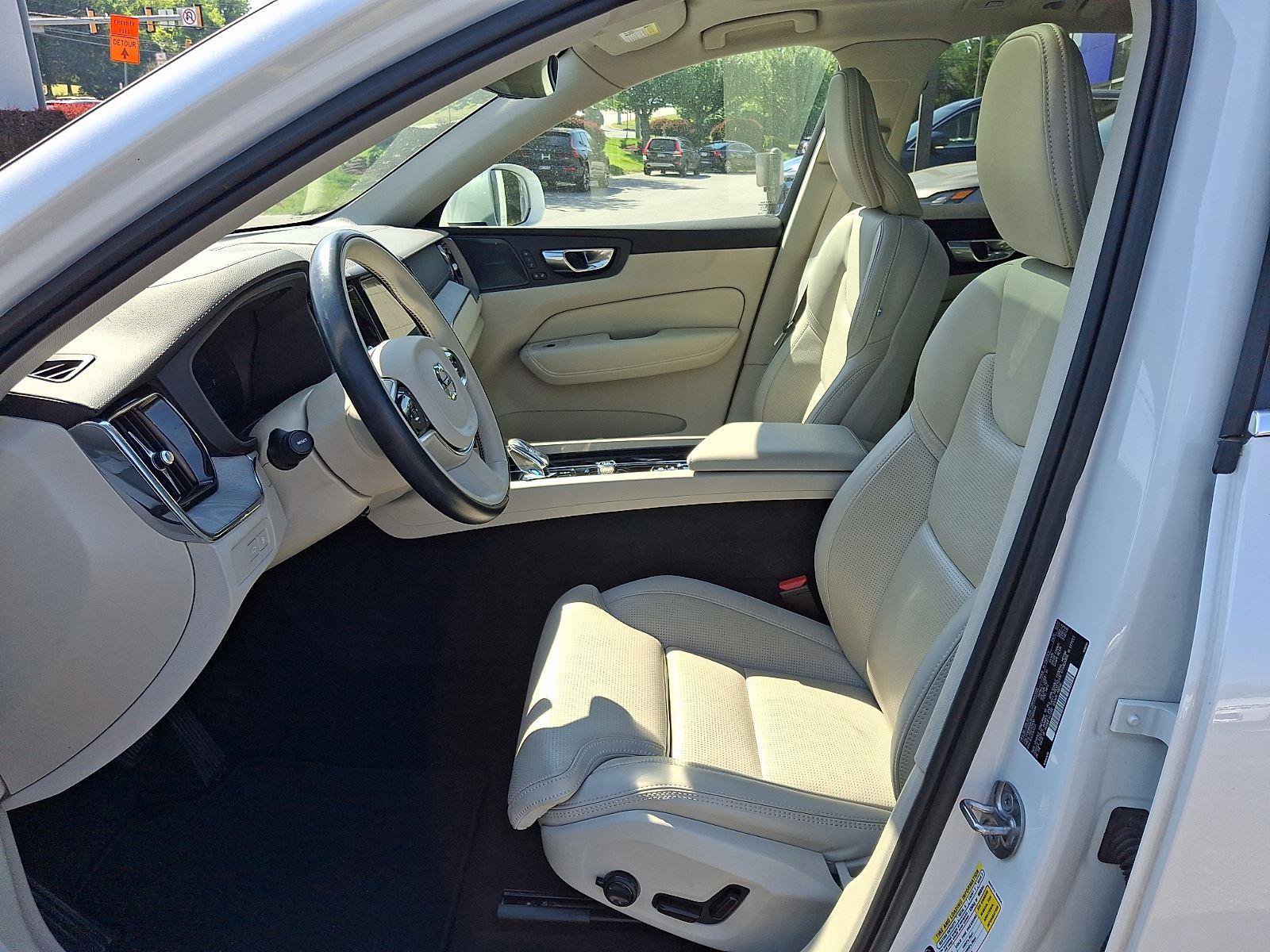Certified 2023 Volvo XC60 T8 Ultimate w/ Climate Package AWD/4WD image 14