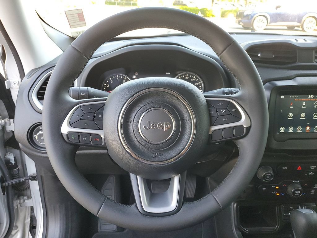 Used 2021 Jeep Renegade Latitude FWD image 21