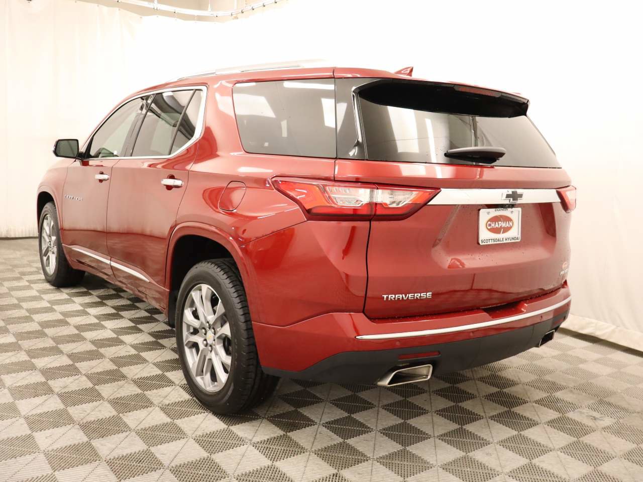 Used 2020 Chevrolet Traverse Premier w/ LPO, Floor Liner Package FWD image 3