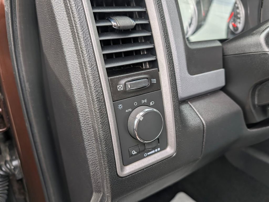 Used 2014 RAM 3500 Tradesman w/ Chrome Appearance Group AWD/4WD image 13