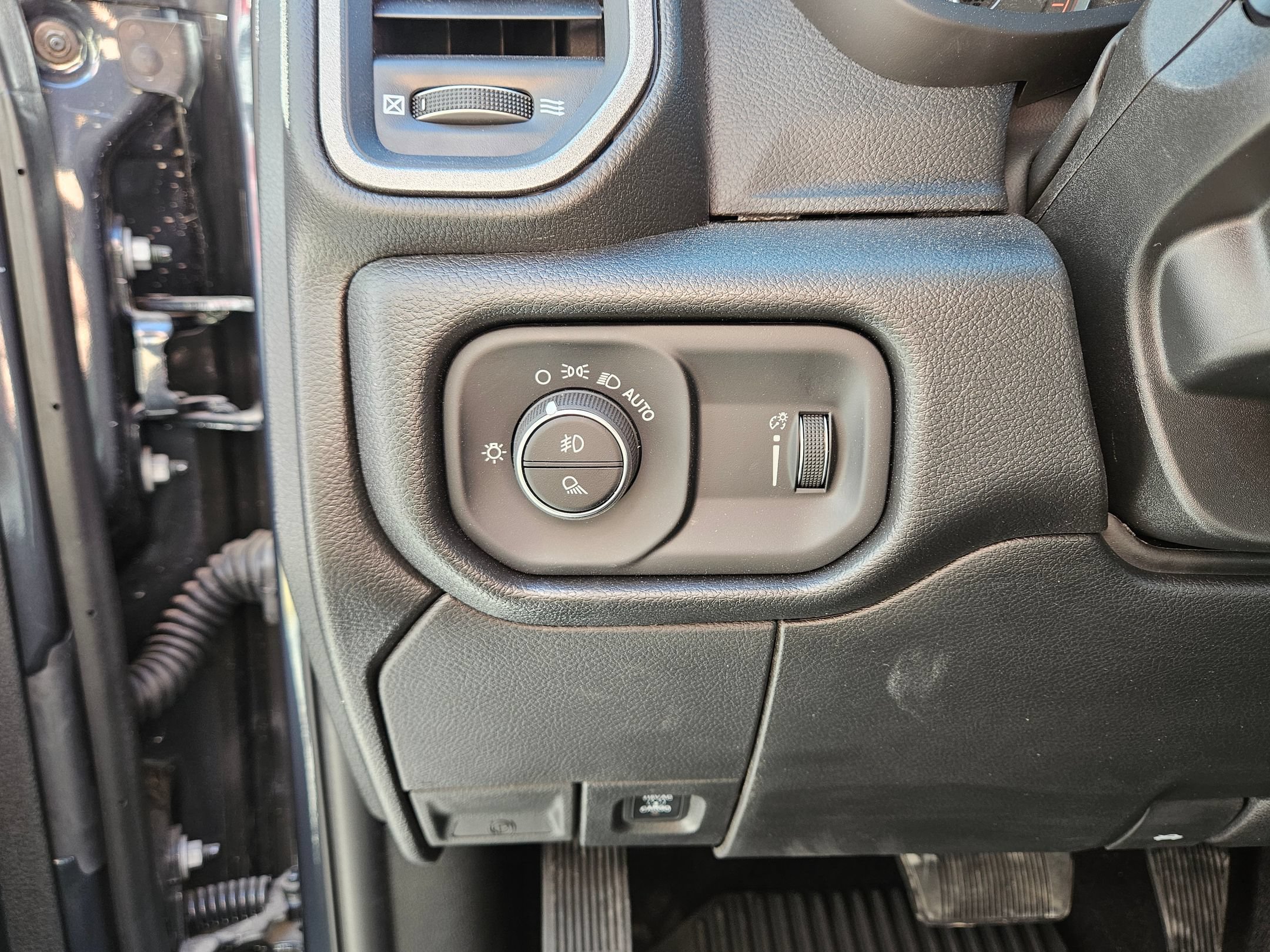 New 2026 RAM 2500 Tradesman AWD/4WD image 17