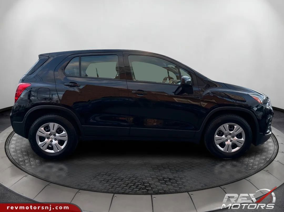 Used 2017 Chevrolet Trax LS FWD image 6