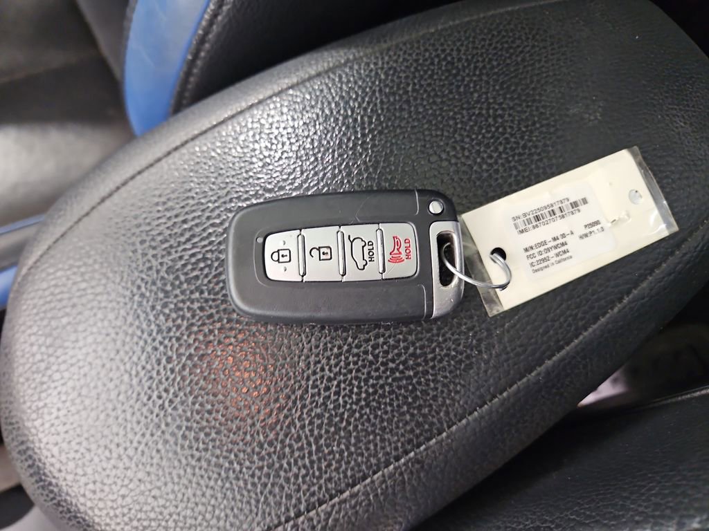 Used 2013 Hyundai Veloster Turbo w/ Ultimate Pkg image 29