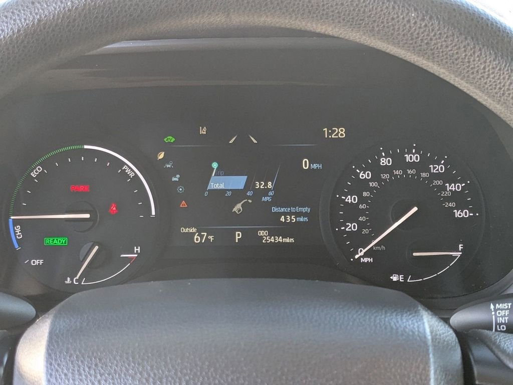 Used 2025 Toyota Sienna LE image 17