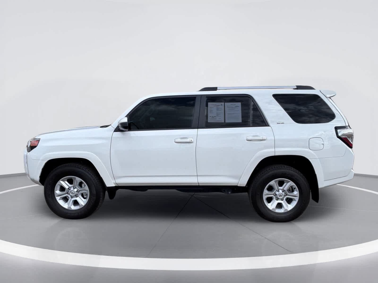 Used 2024 Toyota 4Runner SR5 AWD/4WD image 4