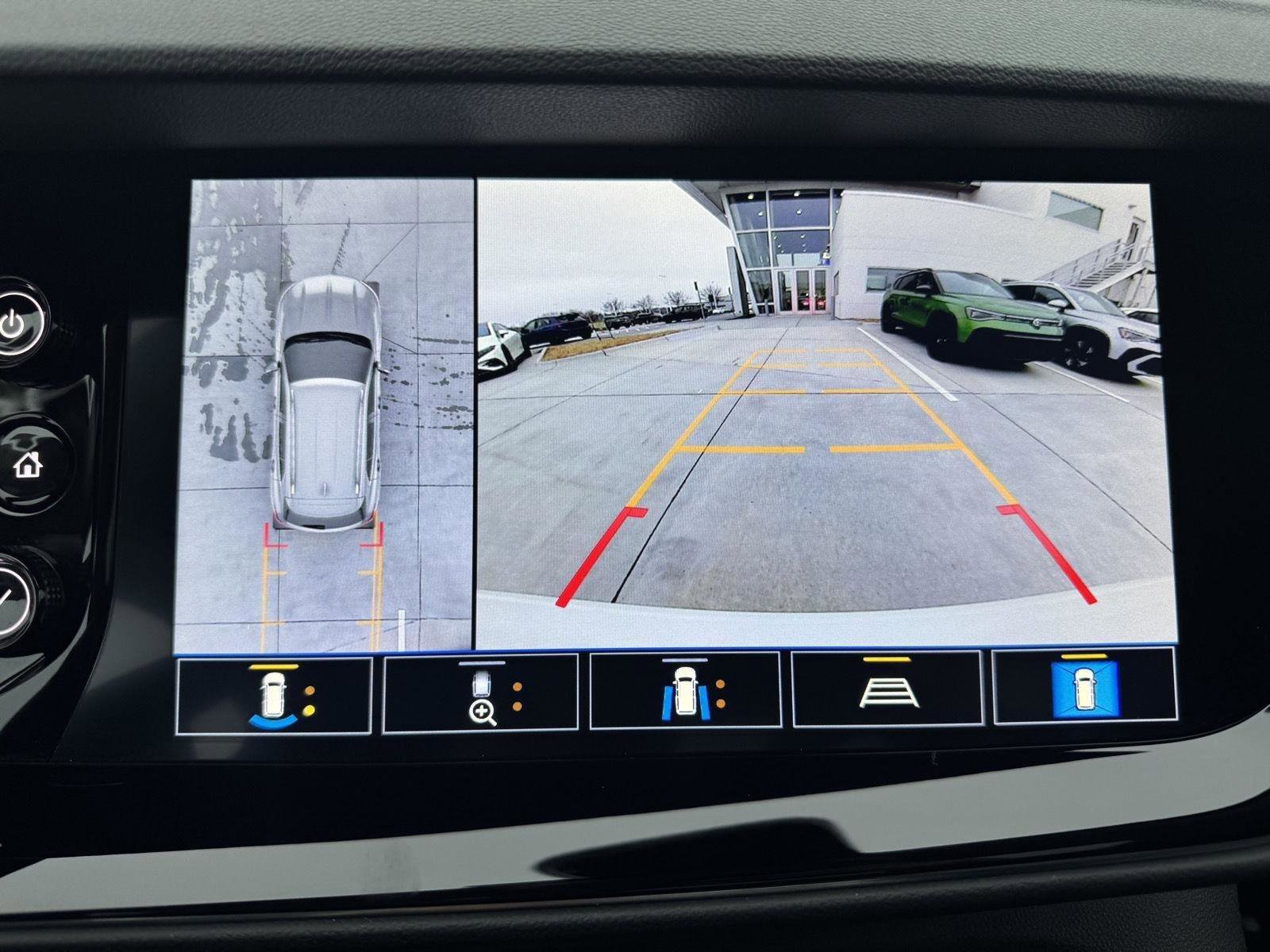 Used 2022 Buick Envision Avenir w/ Technology Package II image 5