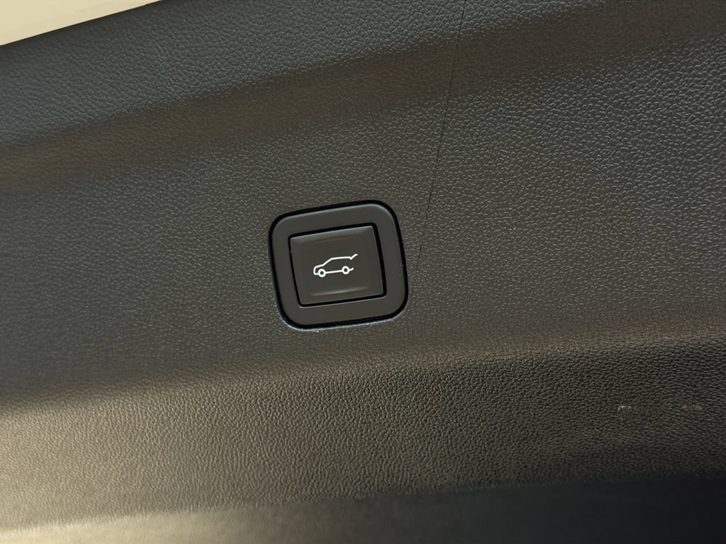 Used 2024 GMC Yukon SLT AWD/4WD image 49