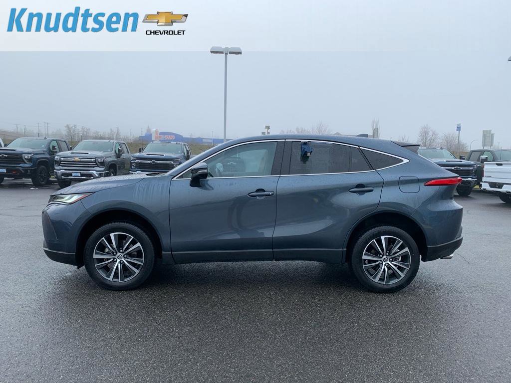 Used 2024 Toyota Venza LE image 4