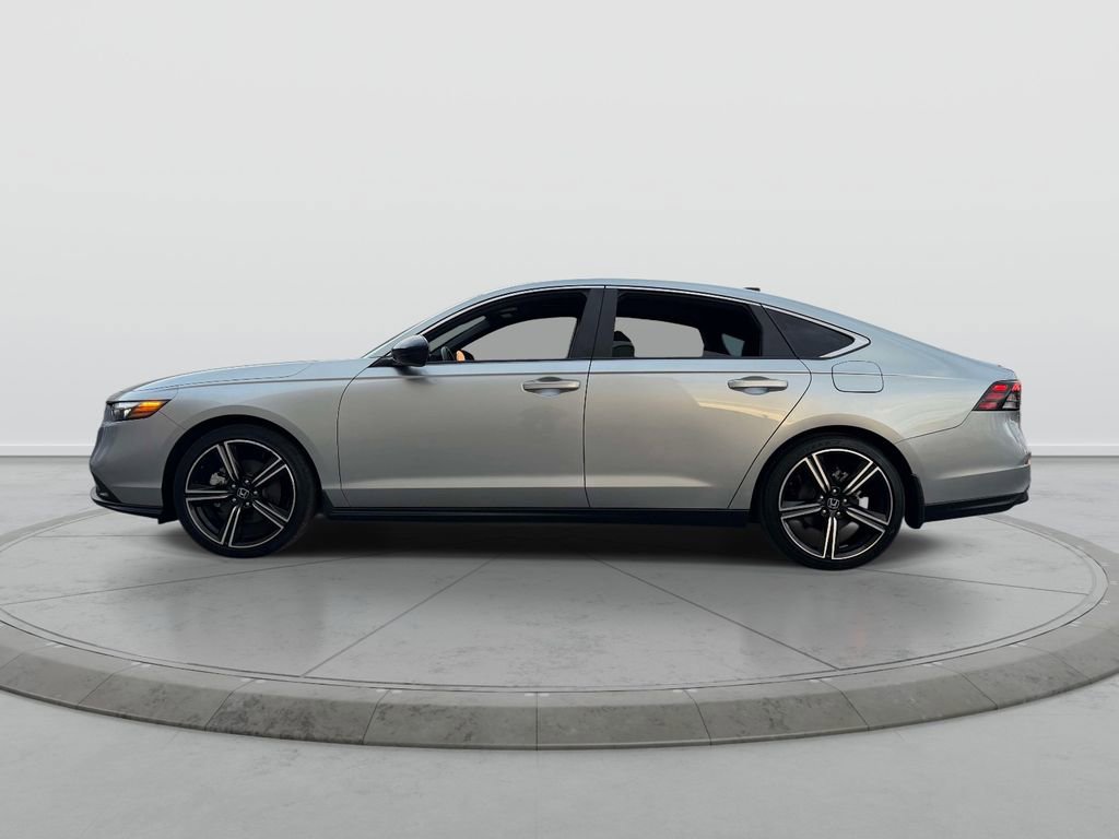 Used 2024 Honda Accord Sport image 4