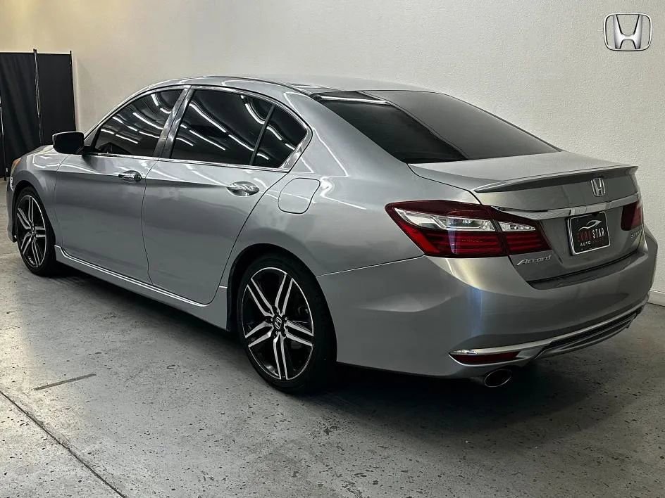 Used 2017 Honda Accord Sport image 6