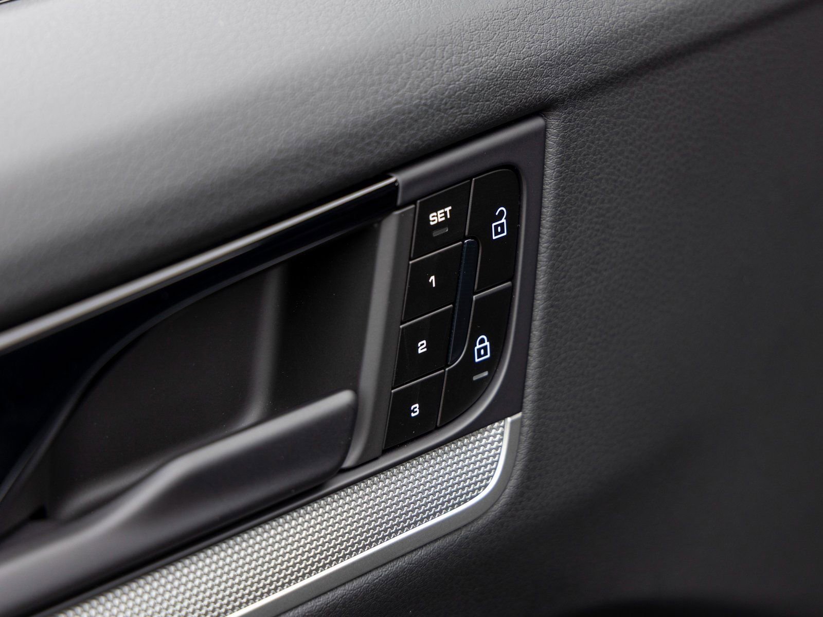 New 2026 Porsche Cayenne Coupe image 21