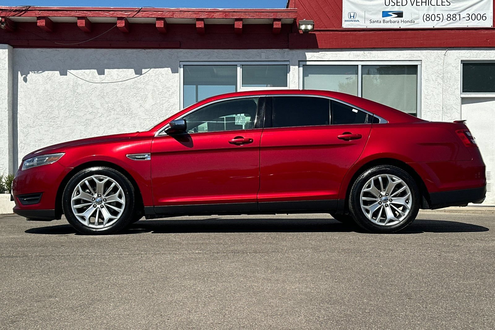 Used 2014 Ford Taurus Limited FWD image 7