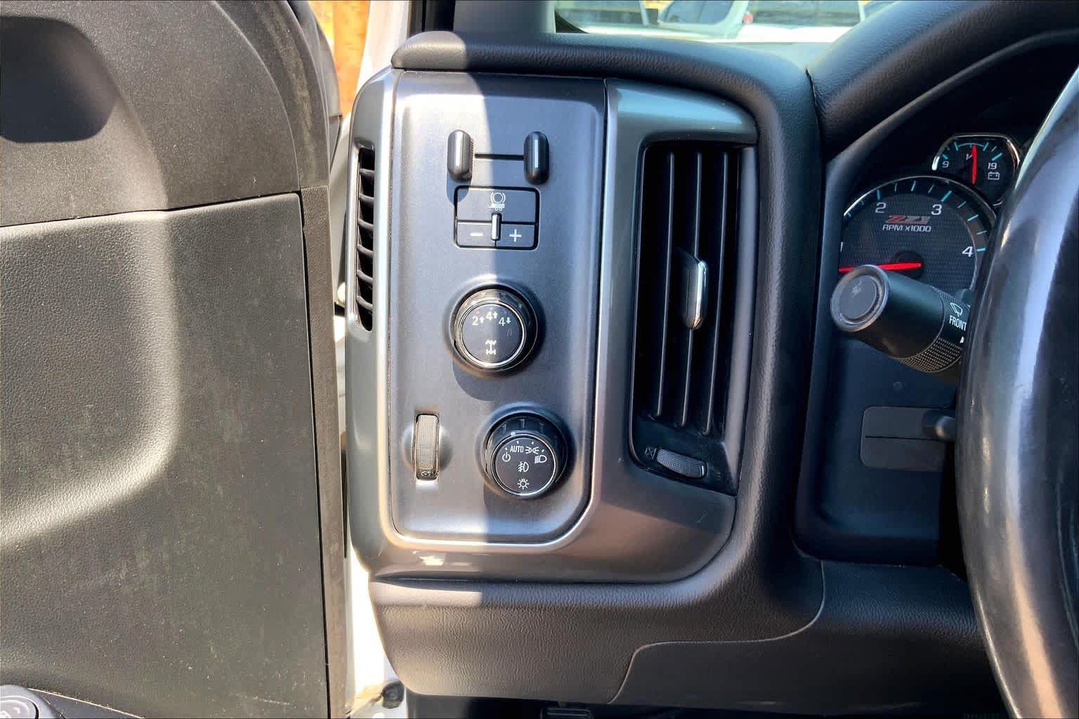Used 2018 Chevrolet Silverado 2500 LT w/ Custom Sport Edition AWD/4WD image 32