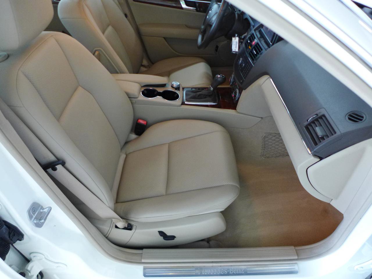 Used 2009 Mercedes-Benz C 300 4MATIC Sedan image 43
