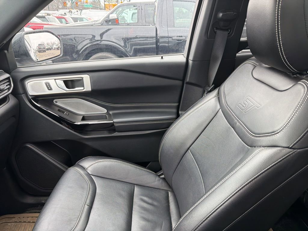 Used 2022 Ford Explorer ST w/ Equipment Group 401A image 10