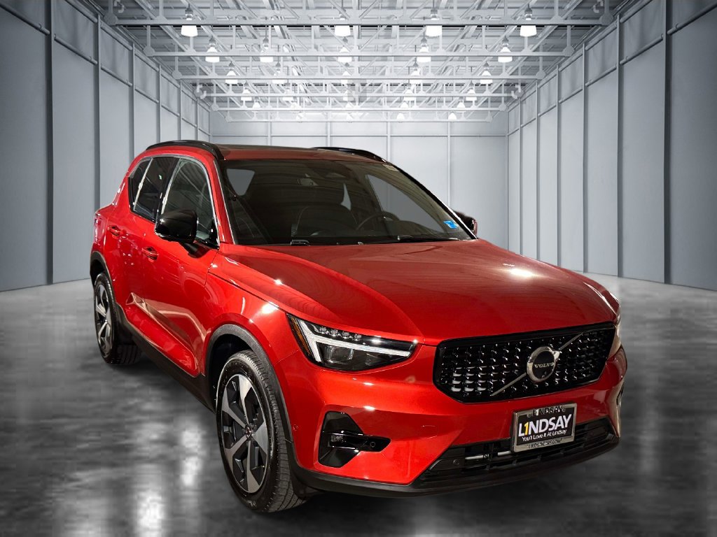 Used 2025 Volvo XC40 B5 Plus w/ Protection Package Premier