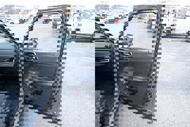 Used 2024 Mitsubishi Outlander SE Black Edition image 13