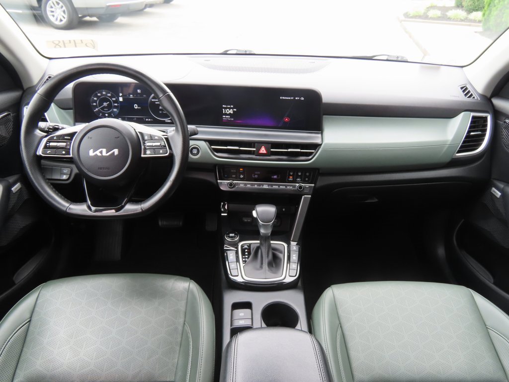 Used 2024 Kia Seltos SX w/ SX Sunroof Package image 2