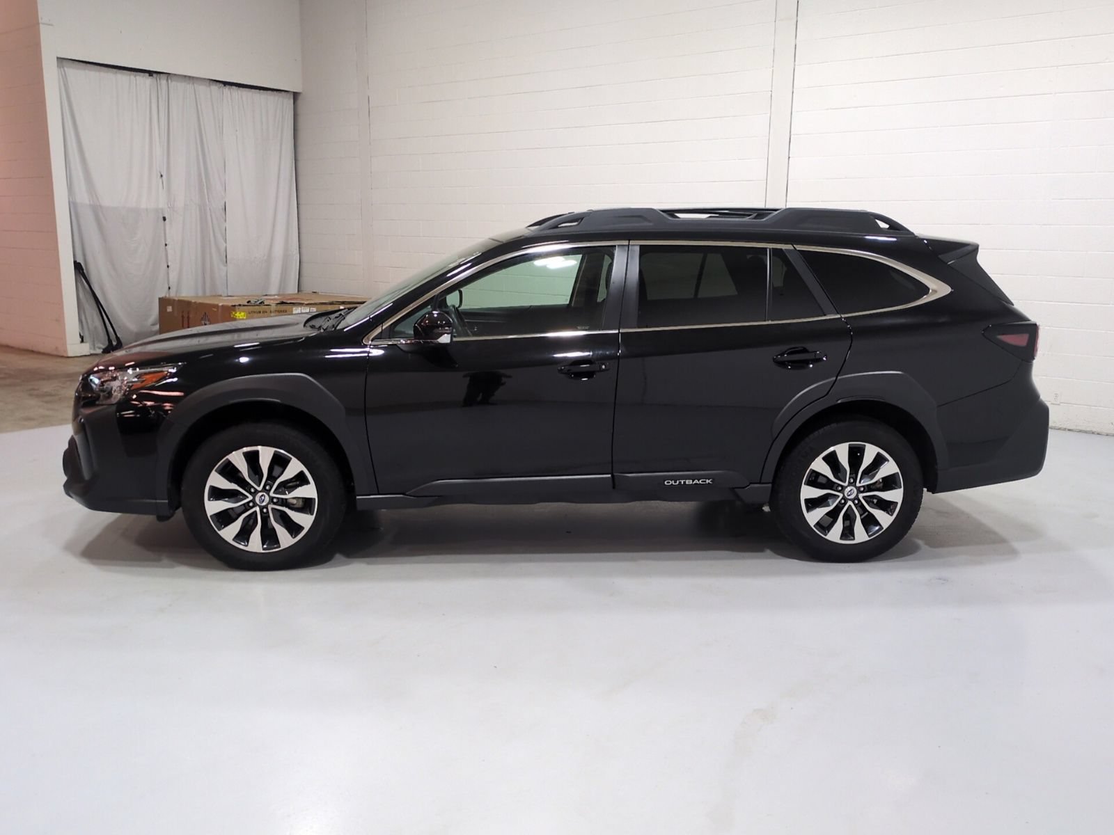 Certified 2024 Subaru Outback Limited AWD/4WD image 6