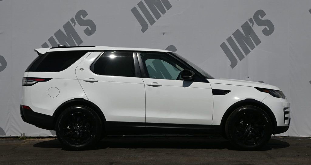 Used 2018 Land Rover Discovery SE image 4