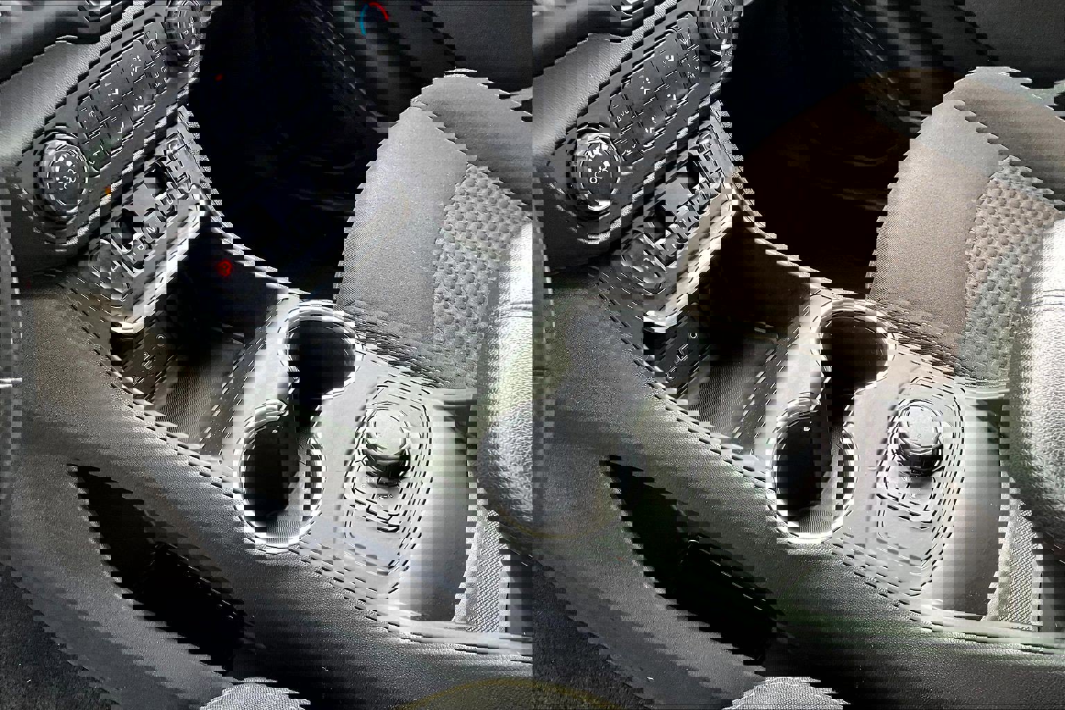 Used 2020 GMC Terrain SLE image 17