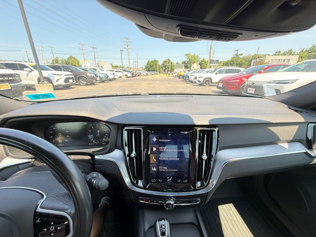 Used 2020 Volvo S60 T6 Momentum w/ Protection Package AWD/4WD image 2