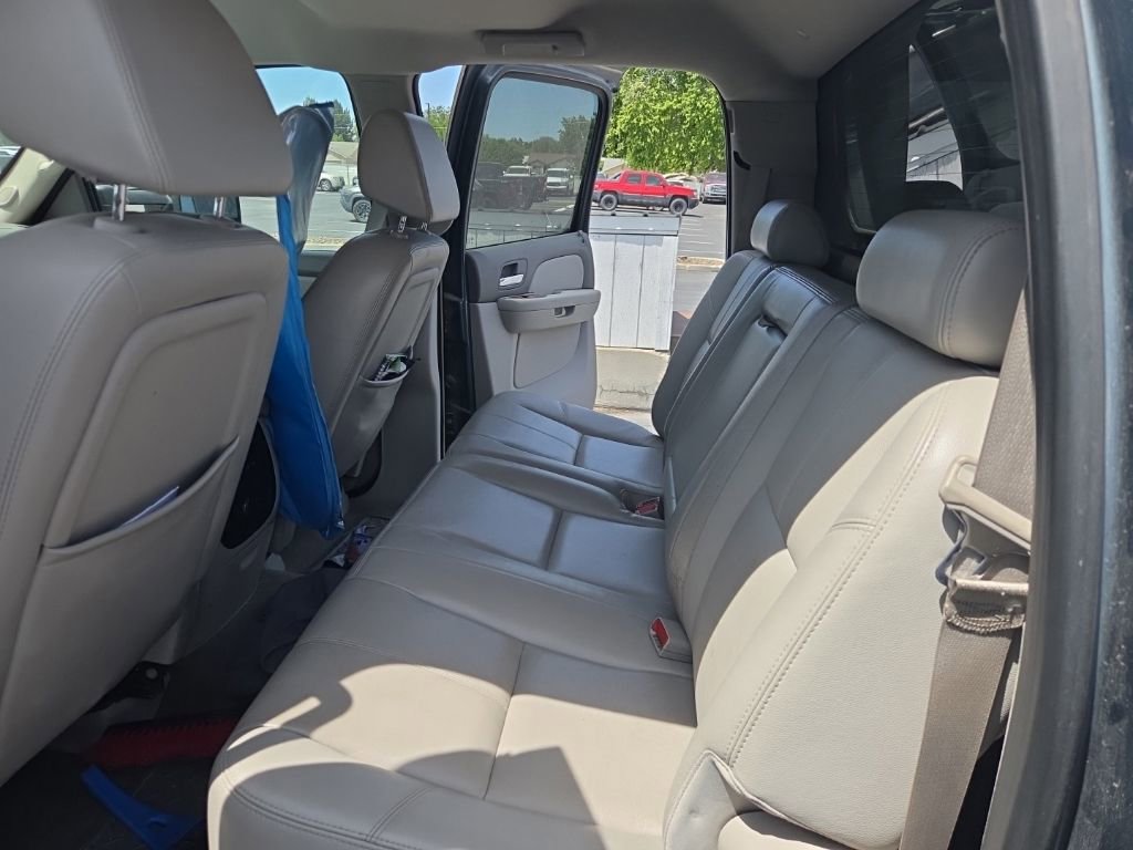 Used 2007 GMC Sierra 2500 SLT w/ Convenience Package AWD/4WD image 11