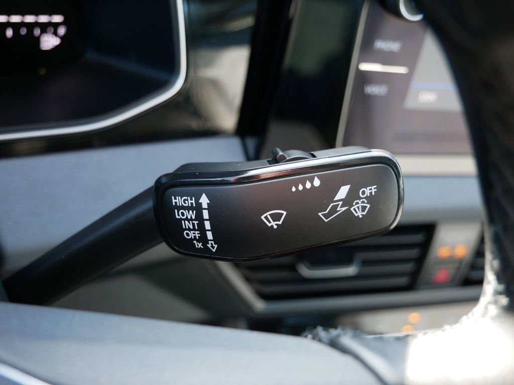 Used 2025 Volkswagen Jetta SE image 27