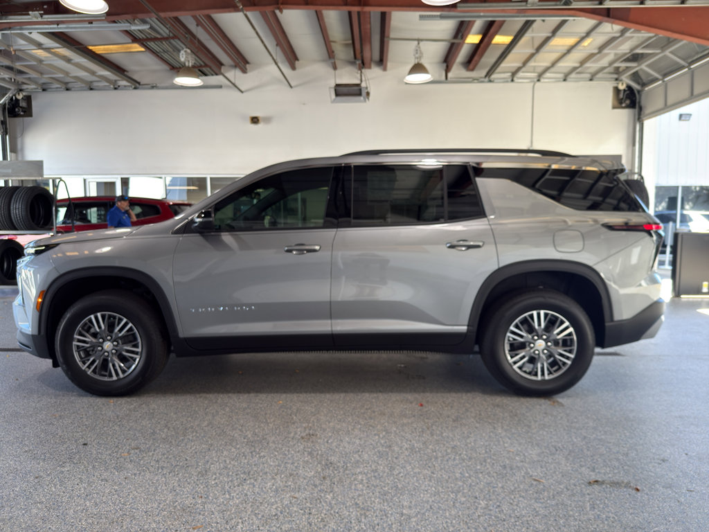 New 2026 Chevrolet Traverse LT w/ LPO, Floor Liner Package image 4