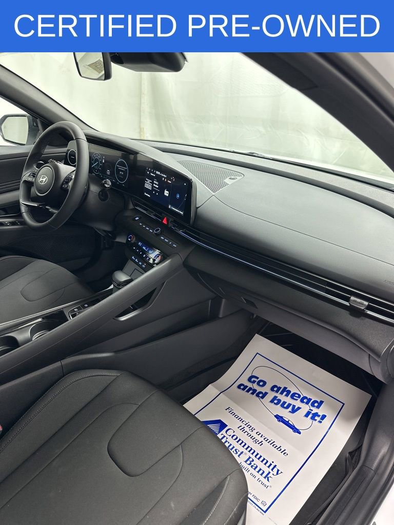 Certified 2025 Hyundai Elantra SEL FWD image 19