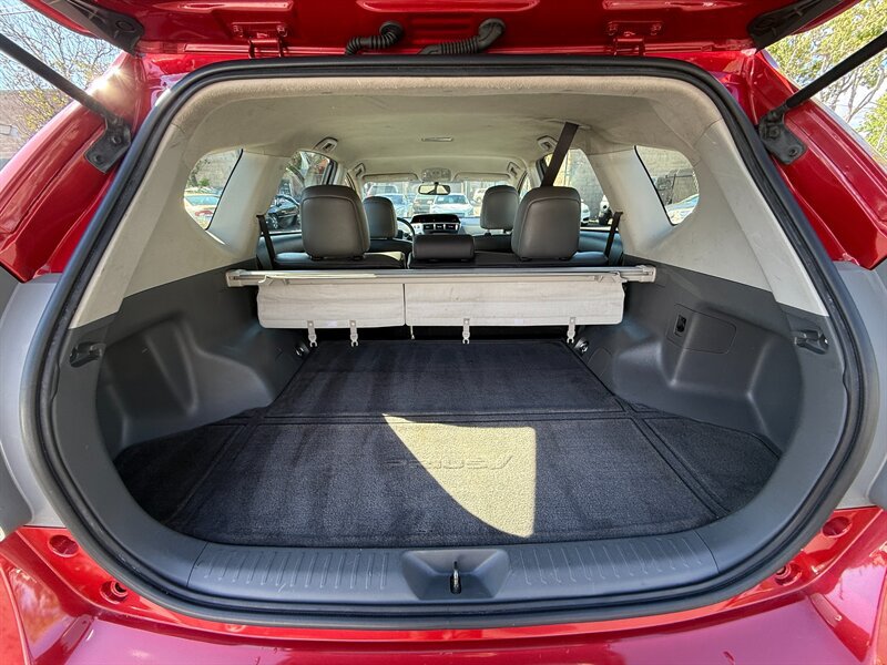 Used 2012 Toyota Prius V Five FWD image 11