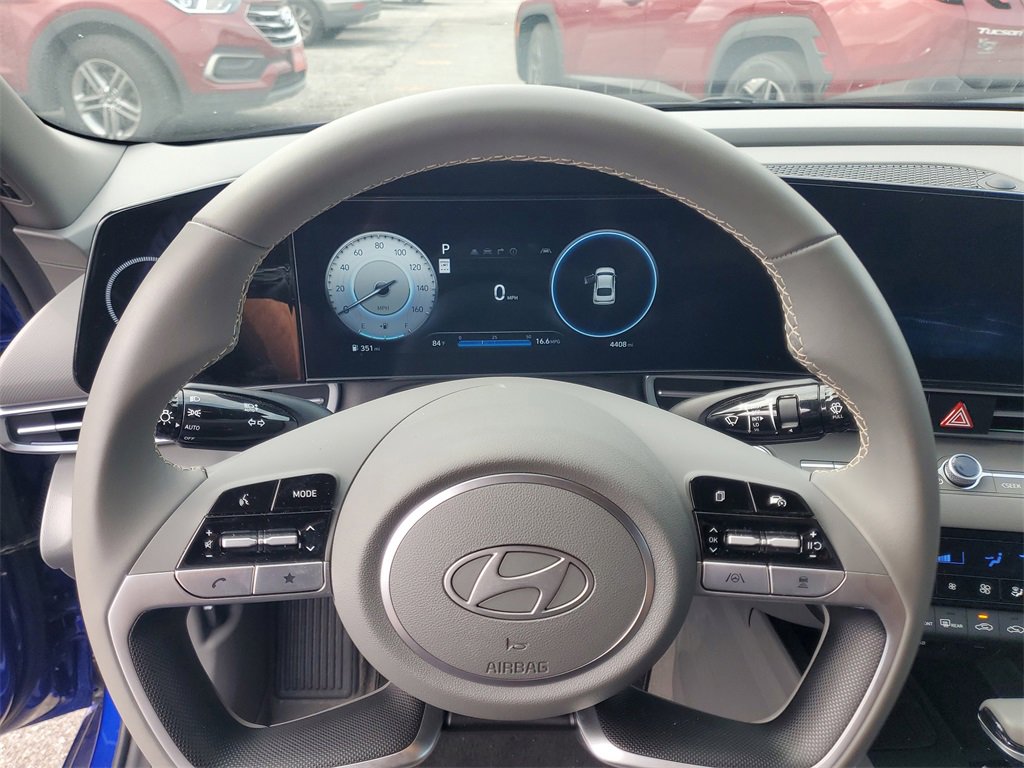 Used 2025 Hyundai Elantra SEL image 23