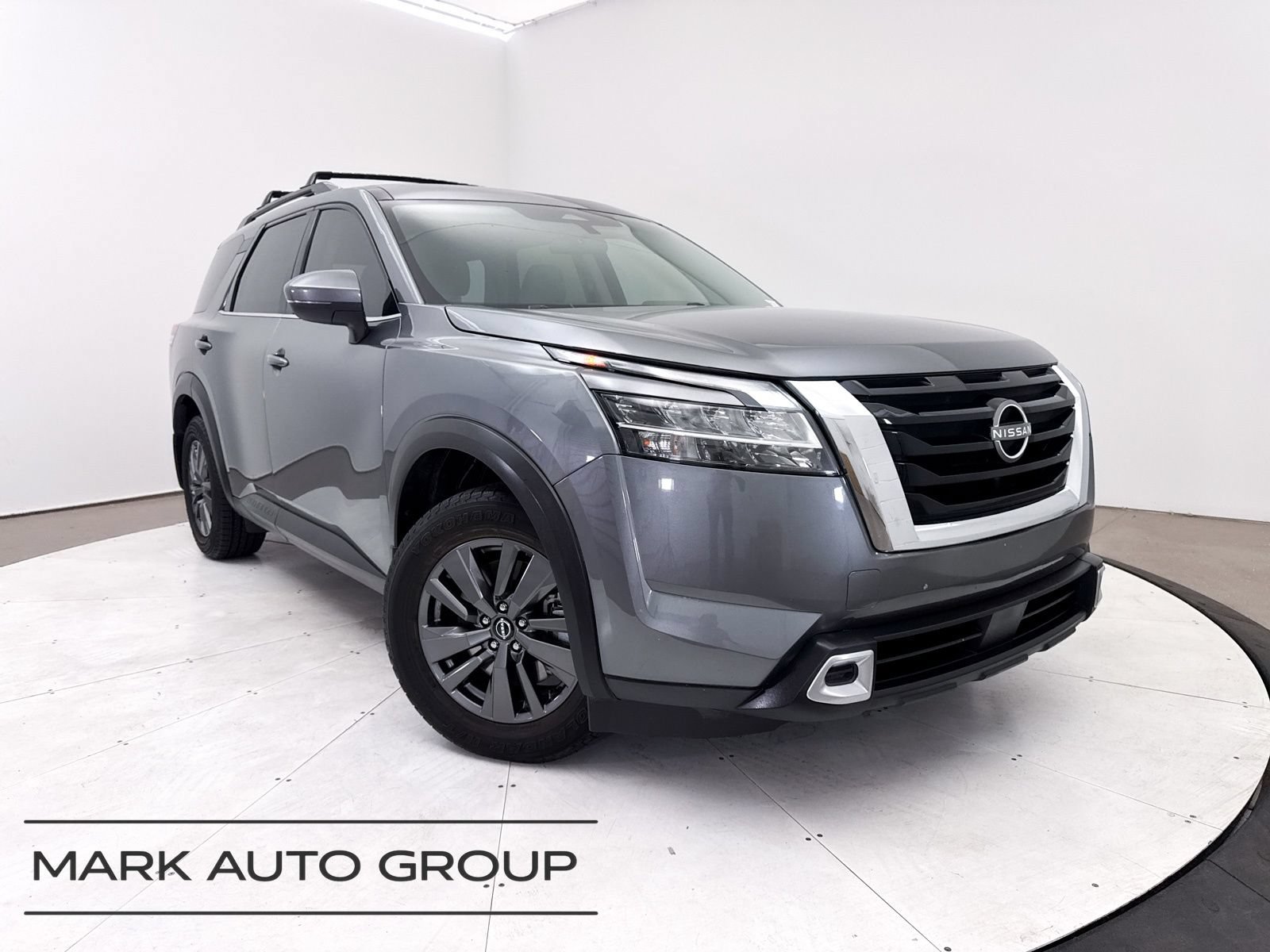 Used 2022 Nissan Pathfinder SV