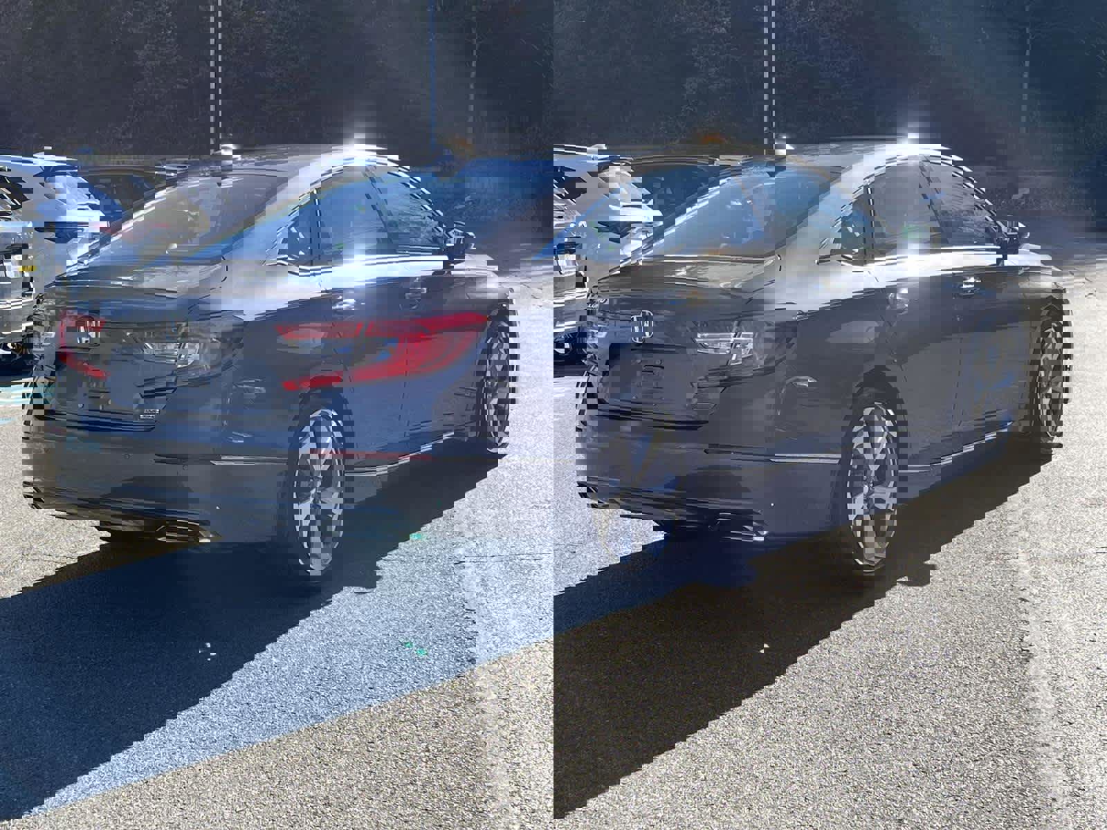 Used 2018 Honda Accord Touring image 5