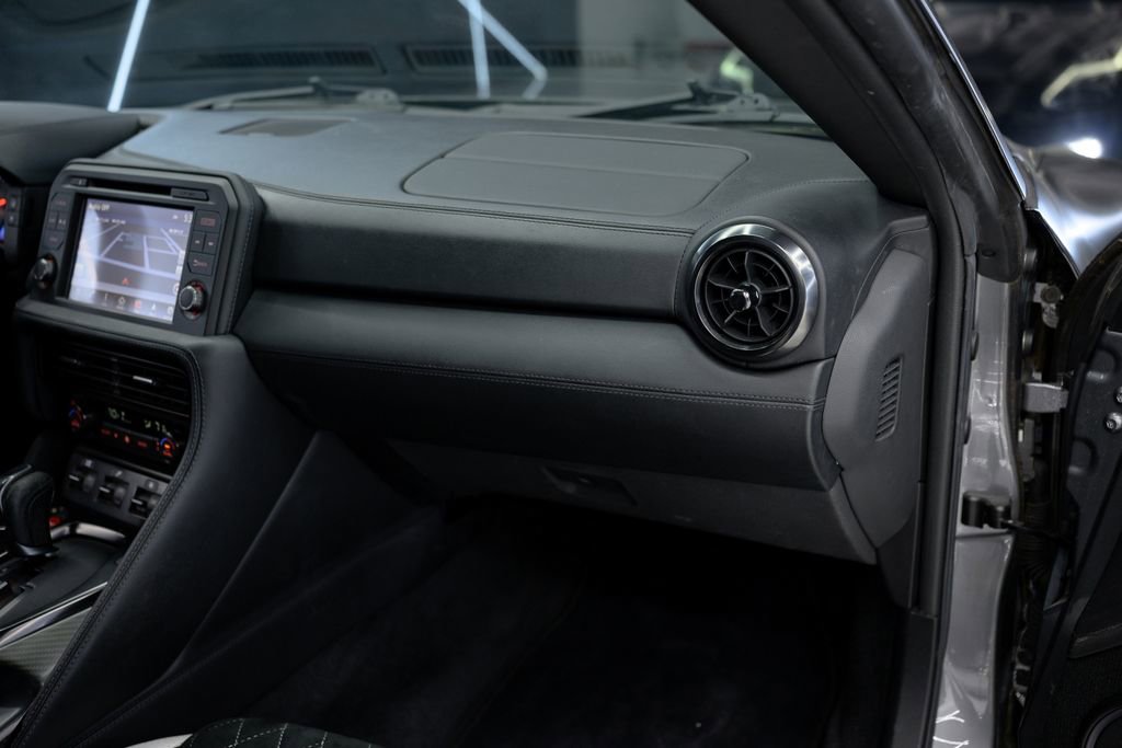 Used 2018 Nissan GT-R Premium image 41