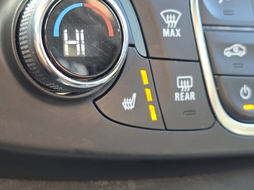 Used 2023 Chevrolet Traverse LT w/ Midnight/Sport Edition image 4