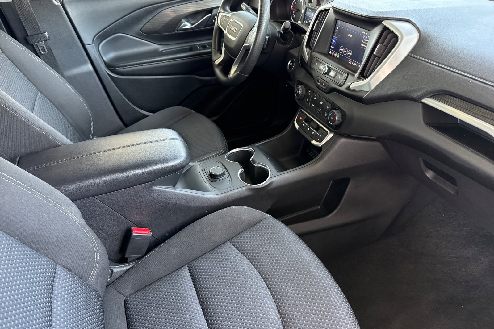 Used 2024 GMC Terrain SLE AWD/4WD image 24