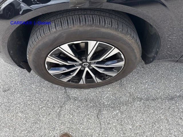 Certified 2023 Volvo XC60 B5 Plus w/ Climate Package AWD/4WD image 21