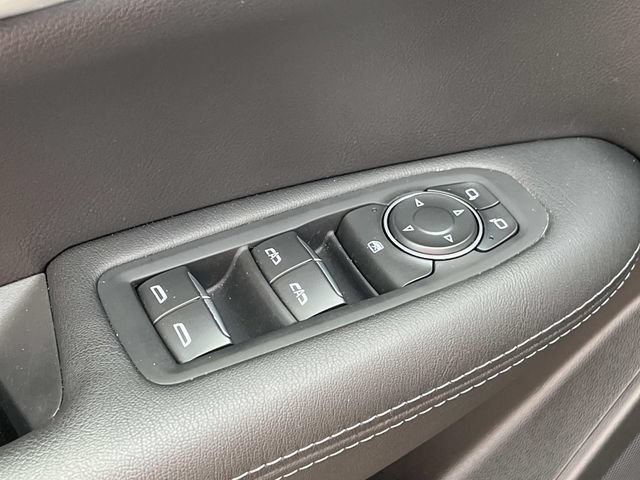 Certified 2025 Cadillac XT5 Luxury w/ LPO, Floor Liner Package FWD image 15