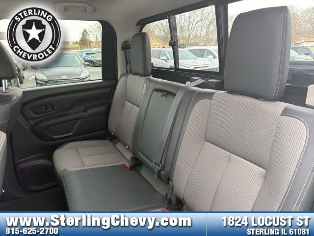 Used 2017 Nissan Titan S image 15