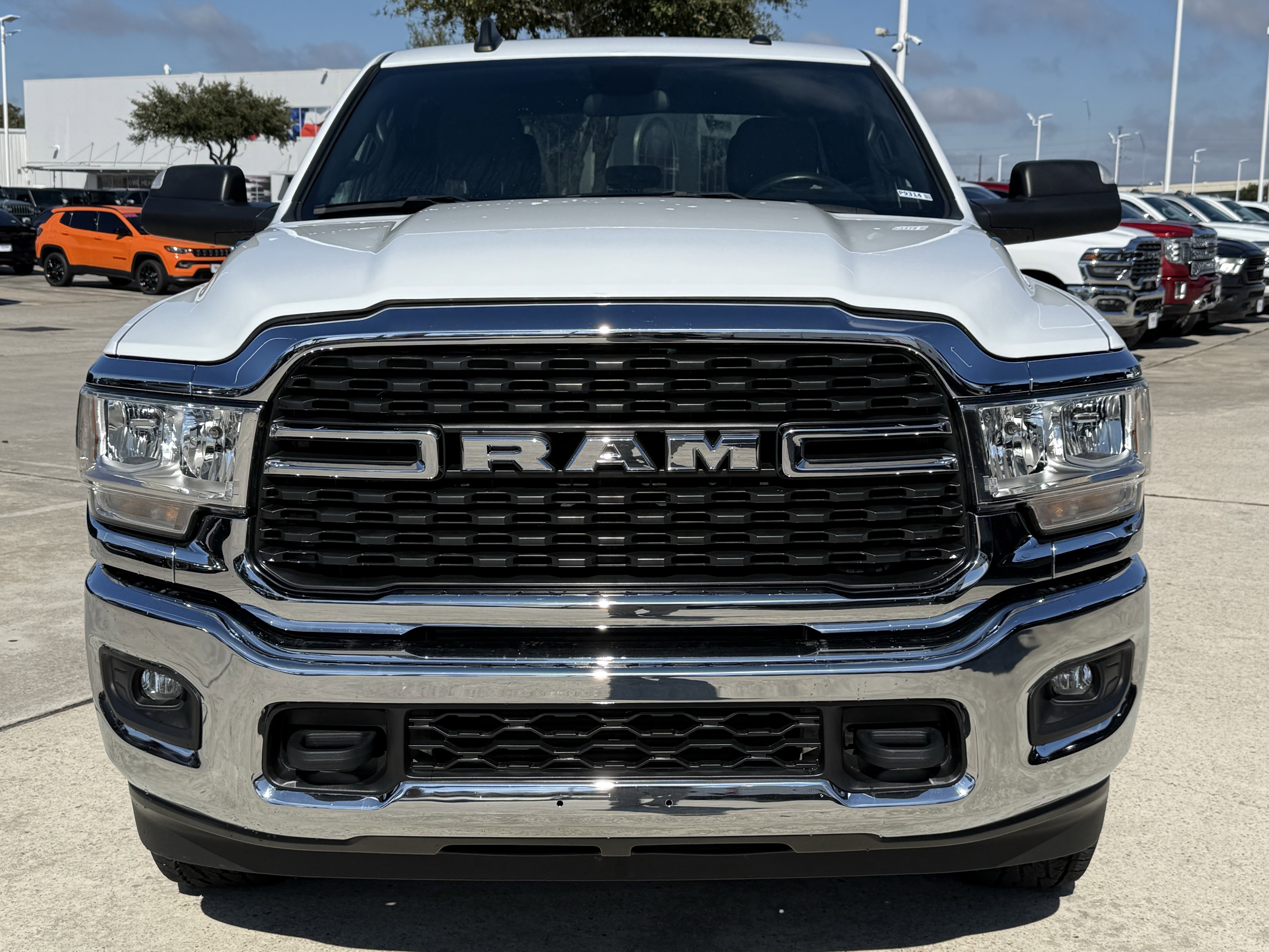 Used 2022 RAM 2500 Big Horn w/ Cold Weather Group image 10