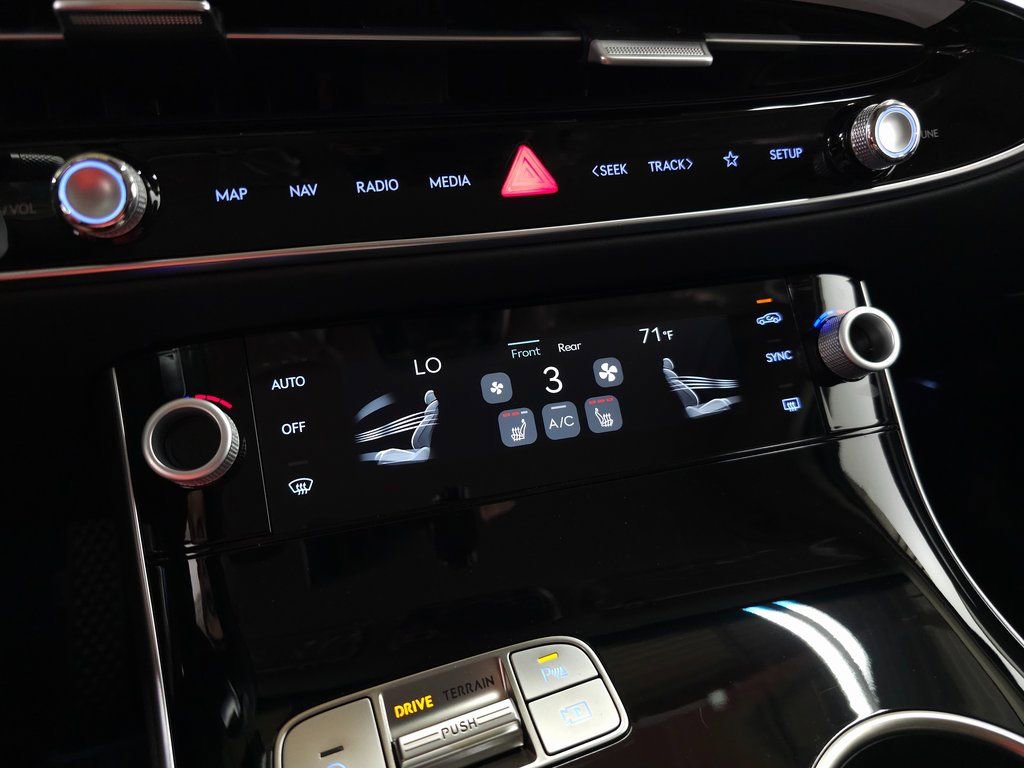 Used 2026 Genesis GV70 2.5T image 22